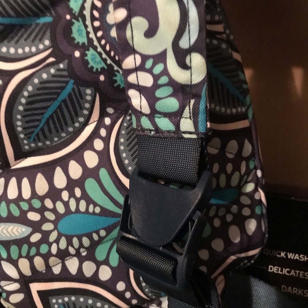 Vera Bradley small sling bag in good condition